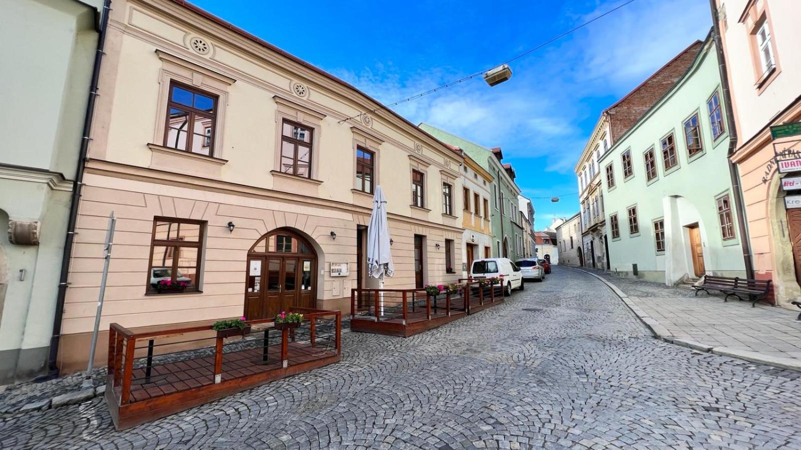 Penzion U Radnice , Byt 5 Znojmo Kültér fotó